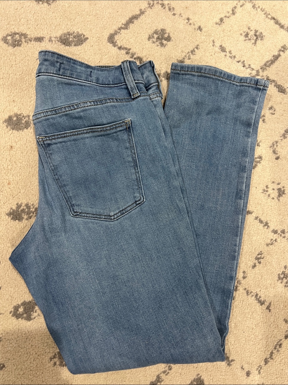 Universal Thread Women's Slim Straight-Leg Jeans in Medium Blue Wash